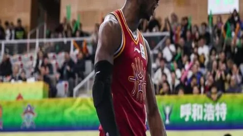 英足总杯：狼队逆转胜布里斯托尔城 2-1，努里、戈麦斯建功，黄喜灿错失良机